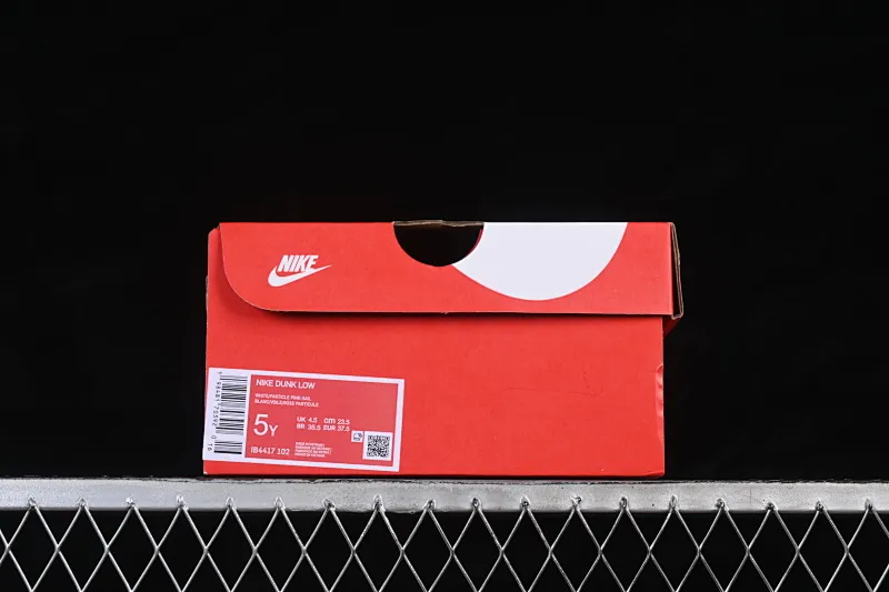 All categories Nk SB Dunk series Nk SB Dunk Low low-top sneakers X version Nike SB Dunk Low Year of the Horse pink and white low-top casual sneakers IB4417-102
